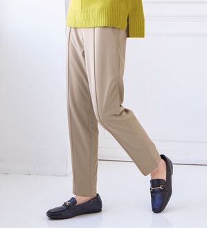 BELLUNA（ベルーナ）の「裏フリースピンタックテーパードパンツ（フルレングスパンツ）」｜詳細画像