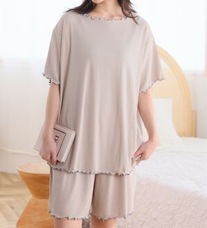 A HAPPY MARILYN（アハッピーマリリン）の「【Ｌ～８Ｌ】タイプが選べる！さらっとろルームウェアセット（パジャマ・ルームウェア）」｜グレージュ