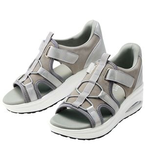 BELLUNA（ベルーナ）の「サッと履けるエアソールスニーカーサンダル（サンダル・ミュール）」｜グレー