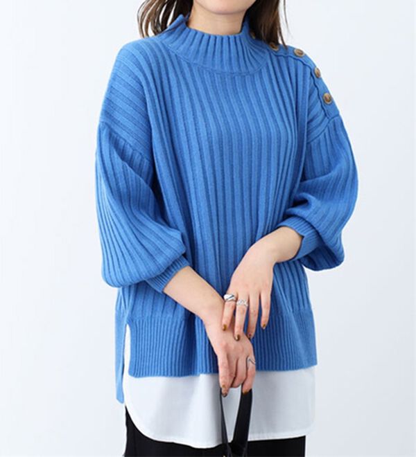 BELLUNA（ベルーナ）の「肩ボタン重ね着風ニットチュニック（チュニック）」｜ブルー