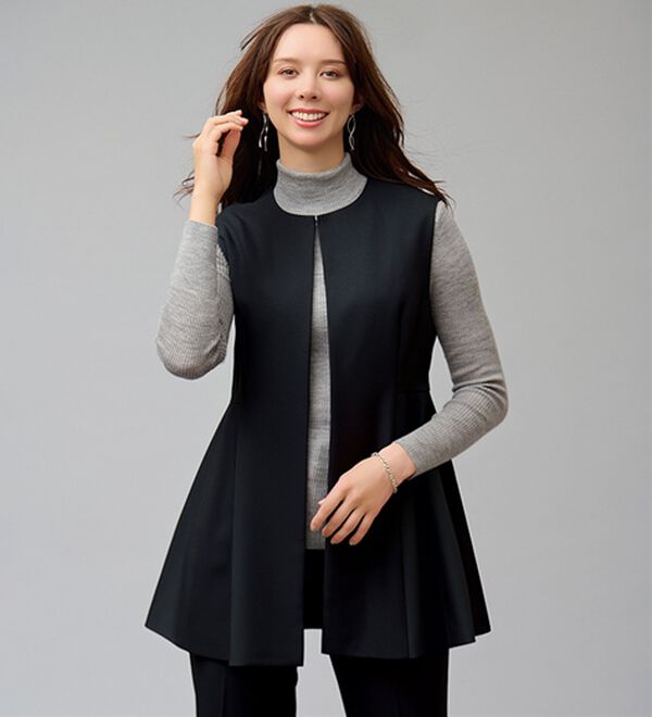BELLUNA（ベルーナ）の「＜楽スタフィット＞シリーズ（ジャケット・パンツ・ベスト）（フルレングスパンツ）」｜ペプラムベスト/黒
