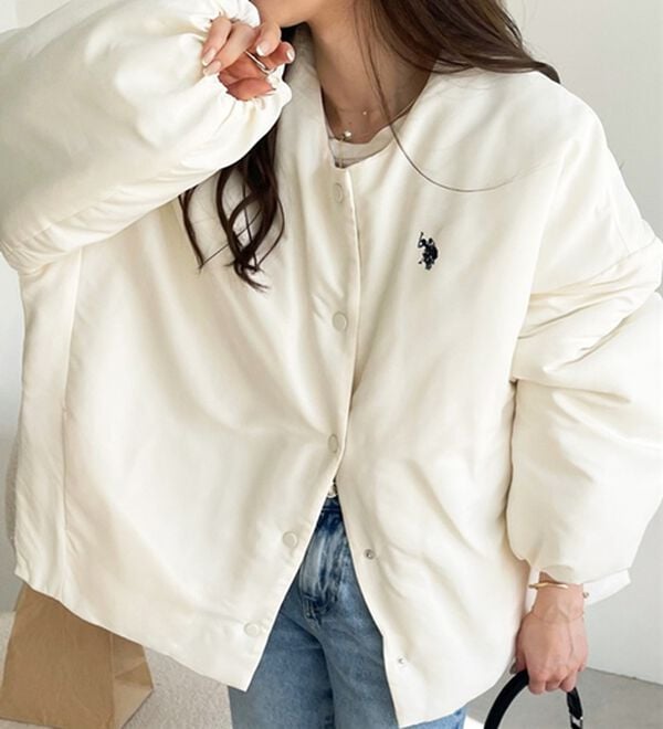 GeeRA（ジーラ）の「【U.S. POLO ASSN.】 ノーカラー中わたブルゾン（ハーフコート）」｜詳細画像