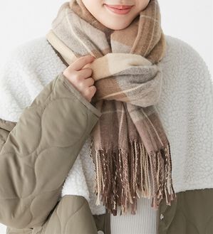 Viola e Viola（ヴィオラ エ ヴィオラ）の「クリーミータッチストール（ストール・スカーフ・マフラー）」｜ベージュ