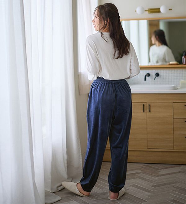 LAVIENNE（ラヴィエンヌ）の「まるで毛布！吸湿発熱ジョガーパンツ（その他パンツ）」｜詳細画像
