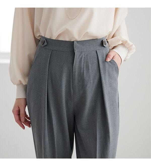 BELLUNA（ベルーナ）の「ボタン使いウエスト調節テーパードパンツ（テーパードパンツ）」｜詳細画像