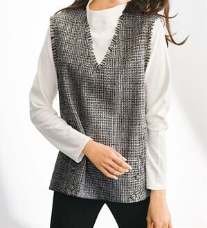 BELLUNA（ベルーナ）の「ツイード調ボタン使いＶネックベスト（ベスト）」｜黒／白
