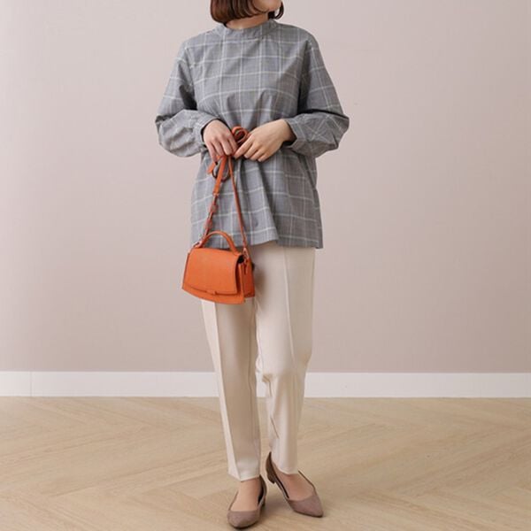 BELLUNA（ベルーナ）の「袖切替デザインハイネックブラウス（ブラウス）」｜詳細画像