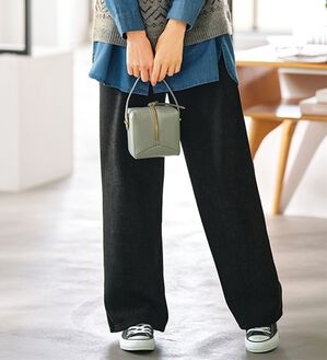 BELLUNA（ベルーナ）の「なめらか裏ベロアコーデュロイワイドパンツ（ワイドパンツ・ガウチョ）」｜黒