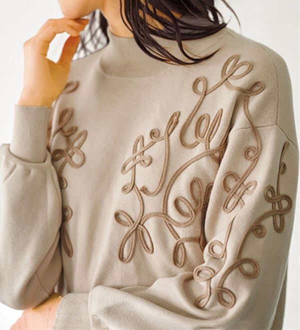 BELLUNA（ベルーナ）の「コード刺しゅうデザインニットチュニック（チュニック）」｜アイボリー