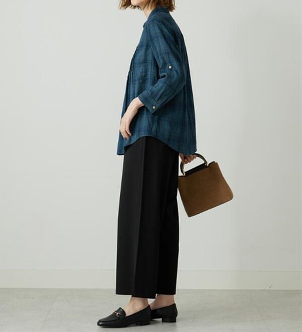 BELLUNA（ベルーナ）の「【綿100％素材】ダブルガーゼ素材丸衿多ボタンブラウス（ブラウス）」｜詳細画像