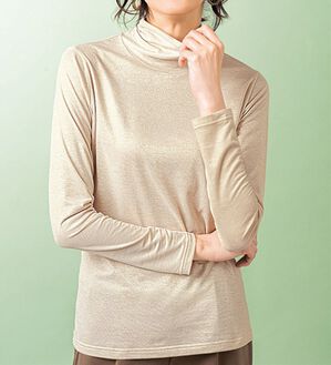 VINNO（ヴィノ）の「＜日本製＞艶めきシャイニープルオーバー（カットソー）」｜詳細画像