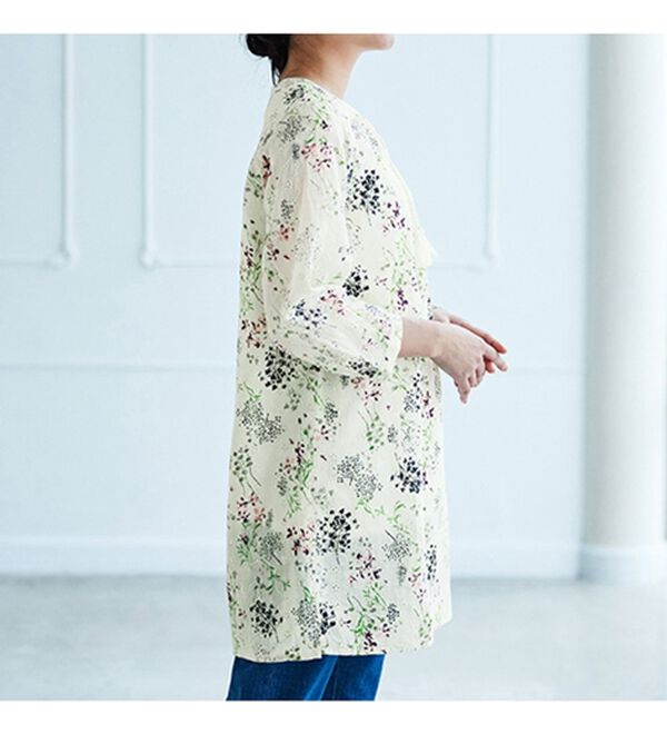 BELLUNA（ベルーナ）の「綿１００％刺しゅう使いプリントチュニック（チュニック）」｜詳細画像