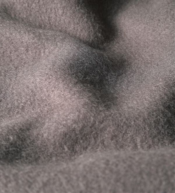 BELLUNA（ベルーナ）の「ニット帽ネコ3匹ネコ裏起毛プルオーバー（カットソー）」｜詳細画像