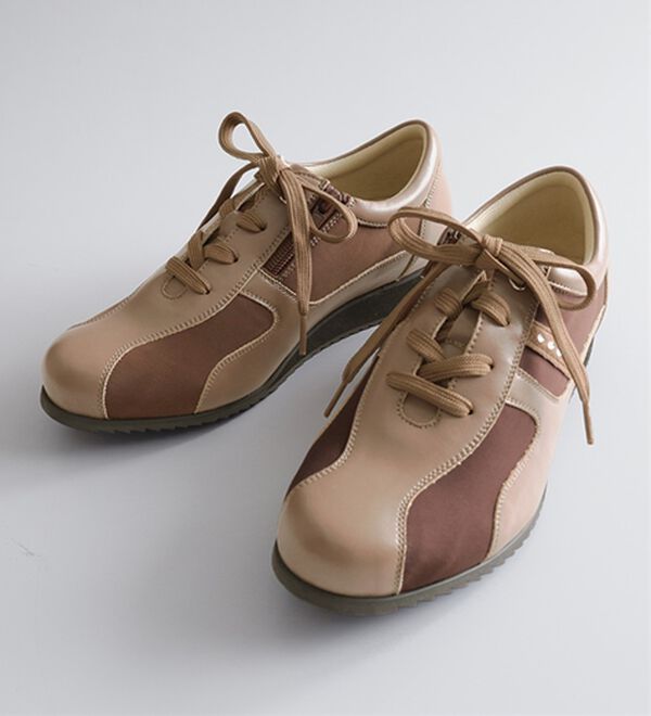 BELLUNA（ベルーナ）の「すっきり見え！５Ｅサイドストレッチシューズ　外反母趾対応（スニーカー）」｜詳細画像