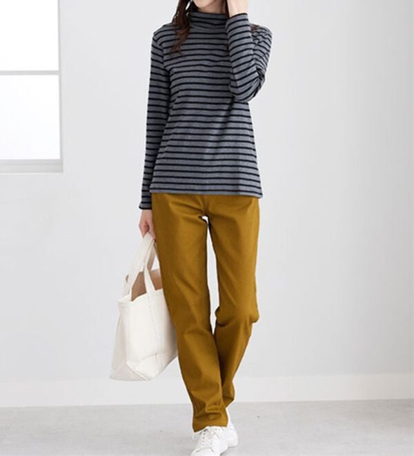 BELLUNA（ベルーナ）の「吸湿発熱ハイネックプルオーバー（カットソー）」｜詳細画像