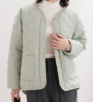 BELLUNA（ベルーナ）の「パイピング使い裏ボアキルトコート（ハーフコート）」｜セージ