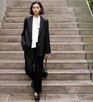 GeeRA（ジーラ）の「【２点セット】２ボタンボックスジャケットセットアップ（パンツスーツ）」｜ブラック