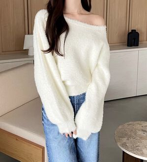 GeeRA（ジーラ）の「【YOUING.】オフショルフェザーヤーンニット（ニット・セーター）」｜アイボリー