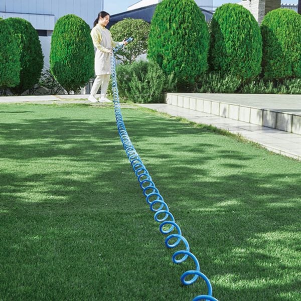 「グーンと伸びるスパイラルホース（ガーデニング・園芸用品）」｜詳細画像