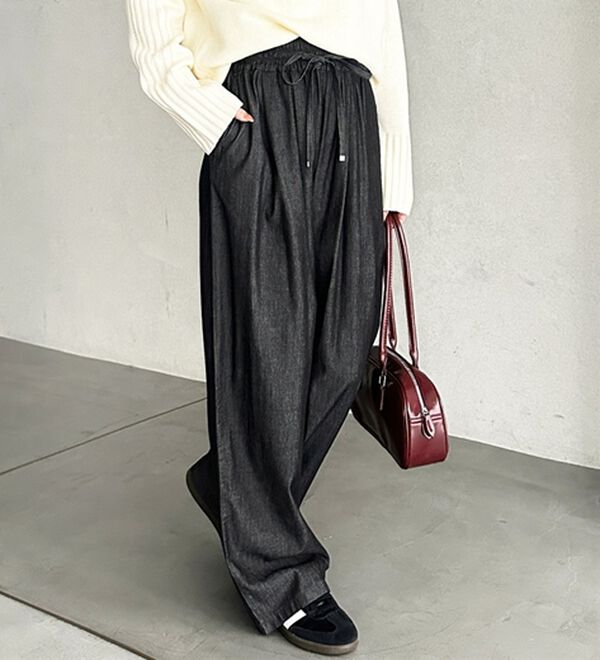 GeeRA（ジーラ）の「【接触冷感】穿いて感激！キレイ見えする楽ちんワイドデニムパンツ（ワイドパンツ・ガウチョ）」｜ブラック