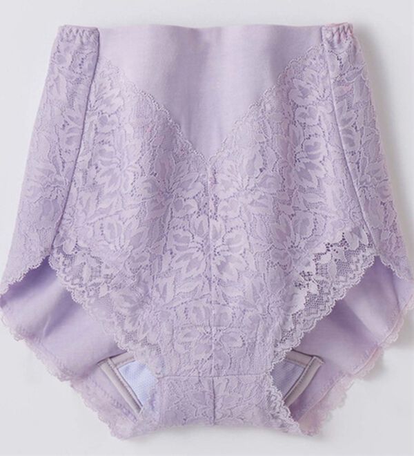 LAVIENNE（ラヴィエンヌ）の「たっぷりレースの安心ショーツ（安心ショーツ）」｜ラベンダー