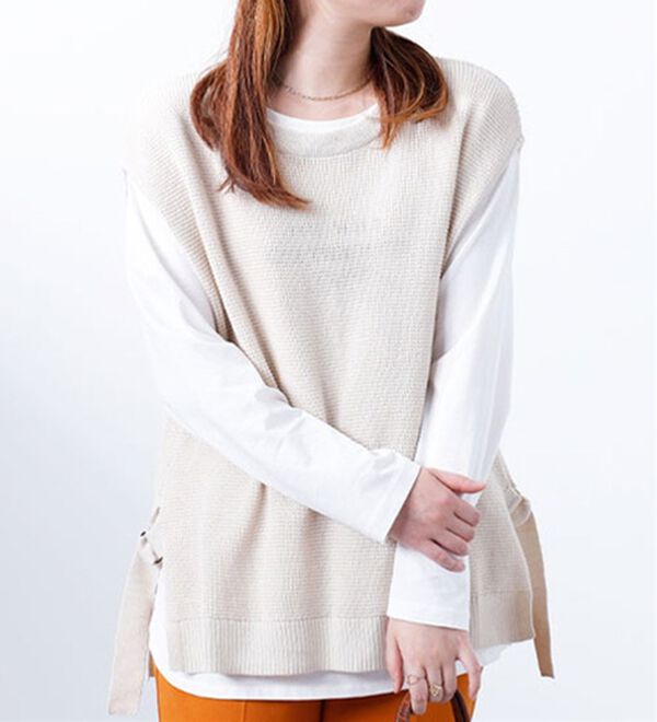 BELLUNA（ベルーナ）の「Ｄカン使いカラーニットベスト（ベスト）」｜アイボリー