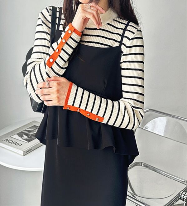 GeeRA（ジーラ）の「袖口ボタン配色ハイネックリブニット（ニット・セーター）」｜詳細画像