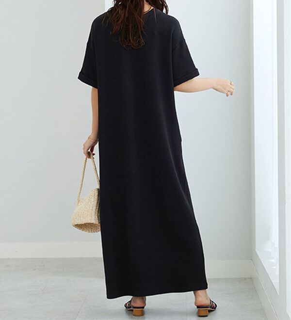 GeeRA（ジーラ）の「【ひんやり/着痩せ】ハーフジップ大人Ｔシャツワンピース（カットソーワンピース）」｜詳細画像