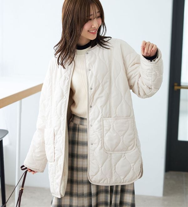BELLUNA（ベルーナ）の「着こなし２通り！キルト&times;フェイクファーリバーシブルコート（ハーフコート）」｜詳細画像
