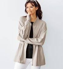 BELLUNA（ベルーナ）の「ギャザー切替ラッシュガードＵＶ対策ジャケット（パーカー）」