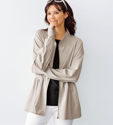 BELLUNA（ベルーナ）の「ギャザー切替ラッシュガードＵＶ対策ジャケット（パーカー）」