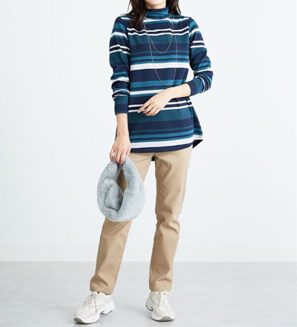 BELLUNA（ベルーナ）の「ふわふわ裏ファーハイネックプルオーバー（カットソー）」｜詳細画像