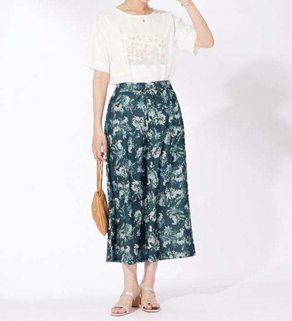 BELLUNA（ベルーナ）の「〈日比谷花壇〉ドロスト使いワイドパンツ（その他パンツ）」｜詳細画像