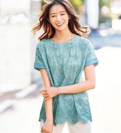 BELLUNA（ベルーナ）の「モチーフレース使いデザインプルオーバー（カットソー）」