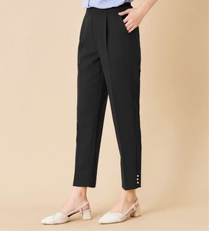 alotta（アロッタ）の「パール使い細見えテーパードパンツ（テーパードパンツ）」｜ブラック