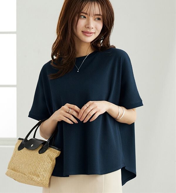 BELLUNA（ベルーナ）の「【快適Ｌａｂ．】ドライワッフル素材ドルマンプルオーバー（カットソー）」｜ネイビー