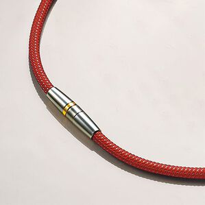 「＜ファイテン＞ＲＡＫＵＷＡ磁気チタンネックレス　メタルトップ（その他美容・健康機器）」｜レッドゴ－ルド