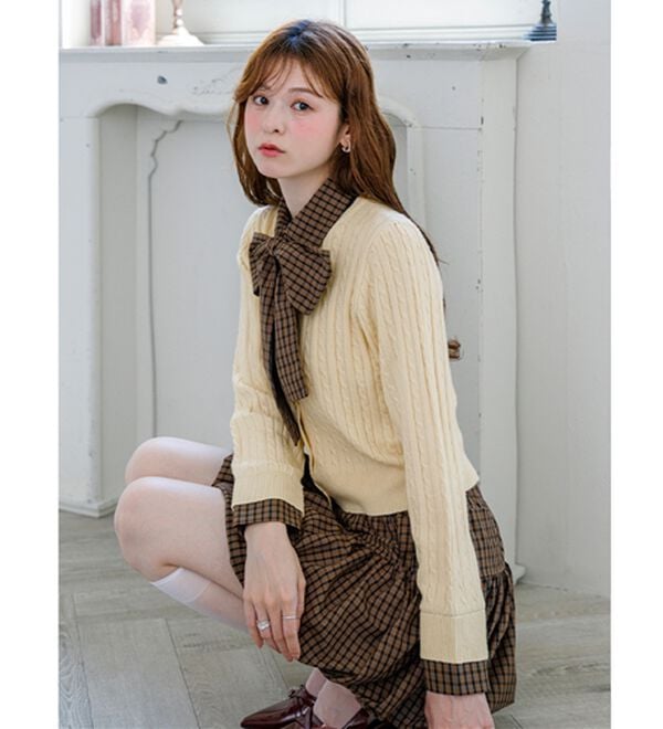 alotta（アロッタ）の「【Corie】チェック柄ボウタイシャツ２ＷＡＹカーデ（ニットカーディガン）」｜詳細画像