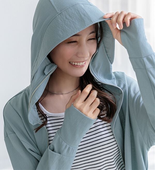 BELLUNA（ベルーナ）の「【接触冷感】絶対に焼けたくない！後プリーツＵＶパーカー（パーカー）」｜セージ