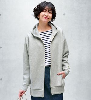 BELLUNA（ベルーナ）の「肩が疲れにくい！マシュマロ感覚ジップフーディー（ブルゾン）」｜杢グレー