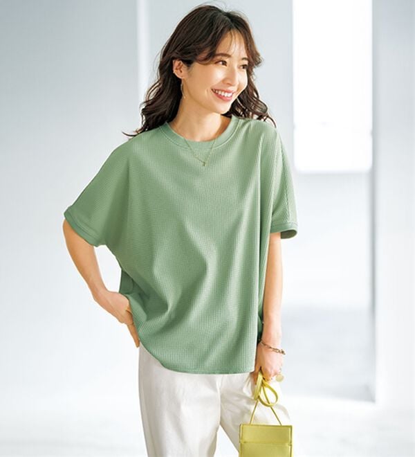 BELLUNA（ベルーナ）の「【快適Ｌａｂ．】ドライワッフル素材ドルマンプルオーバー（カットソー）」｜詳細画像