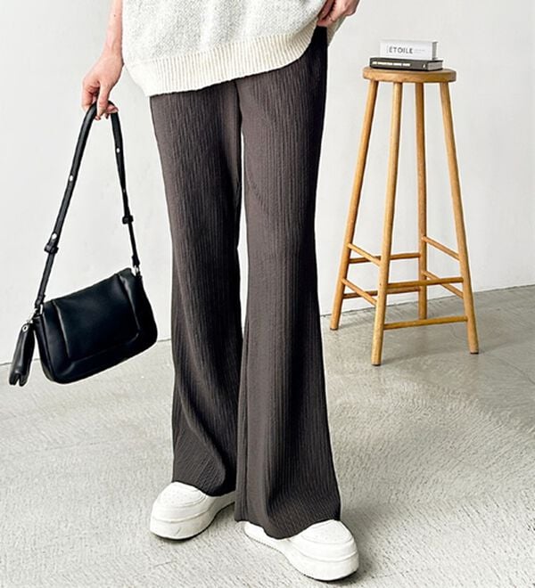 GeeRA（ジーラ）の「セルフカット美脚魅せセミフレアパンツ（フルレングスパンツ）」｜詳細画像