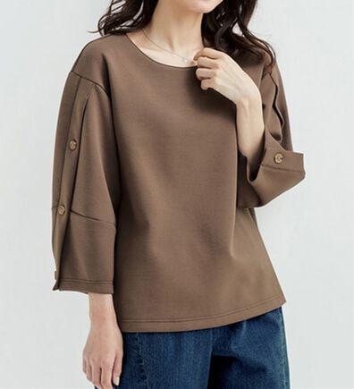 BELLUNA（ベルーナ）の「リサイクルポリエステル混プルオーバー（カットソー）」