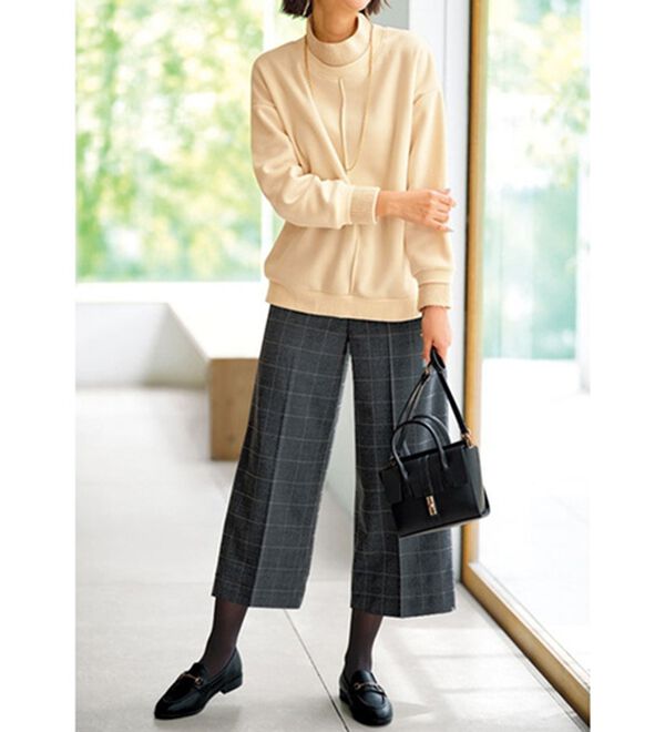 BELLUNA（ベルーナ）の「サマ見え（スーパーウォーム）ウール調センタープレスクロップドパンツ（クロップドパンツ）」｜詳細画像