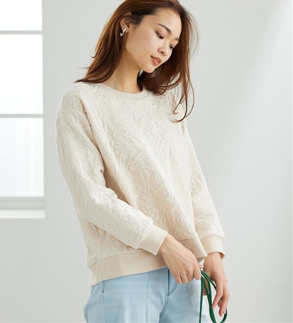 BELLUNA（ベルーナ）の「花柄ふくれジャカード素材プルオーバー（カットソー）」｜詳細画像