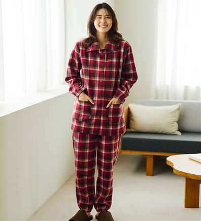LAVIENNE（ラヴィエンヌ）の「【首元までぬくぬく】ソフトでかるぽかフリースハイネックパジャマ（パジャマ・ルームウェア）」