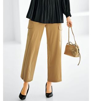 BELLUNA（ベルーナ）の「とろみ素材きれい見えカーゴパンツ（その他パンツ）」｜ベージュ