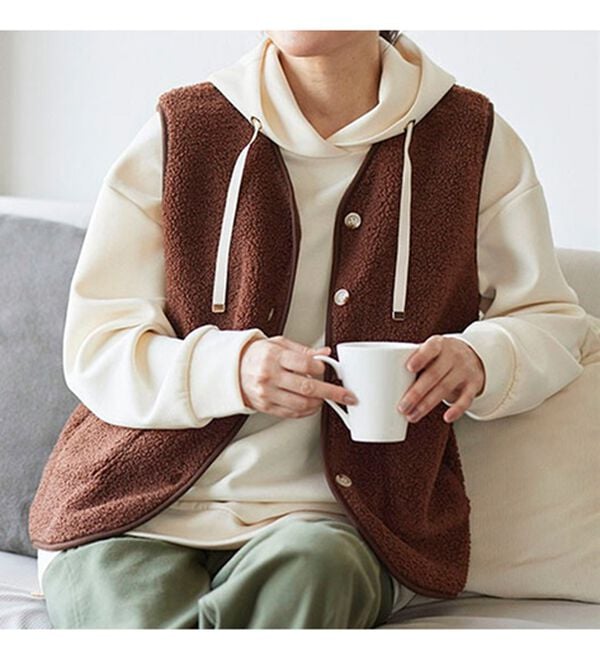 BELLUNA（ベルーナ）の「着回し自在！裏フリースあったかプードルボアベスト（ベスト）」｜詳細画像