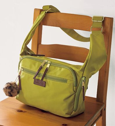 BELLUNA（ベルーナ）の「＜Ｓｏｉｔｔｏ　Ｍｅ＞フィットショルダー（ショルダーバッグ）」