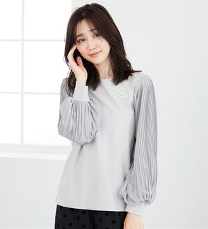 BELLUNA（ベルーナ）の「ビジュー使い袖プリーツプルオーバー（ブラウス）」｜ライトグレー